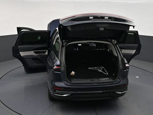 Used 2024 Lincoln Nautilus Premier AWD/4WD image 31
