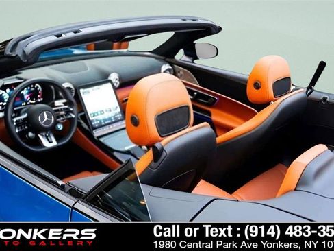 Used 2022 Mercedes-Benz SL 55 AMG 4MATIC w/ Driver Assistance Package image 37