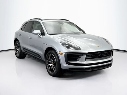 Used 2026 Porsche Macan AWD/4WD image 9