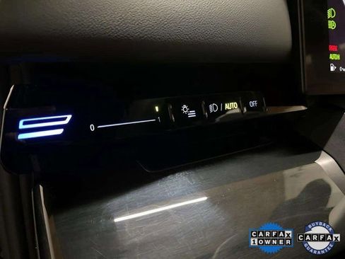 Used 2025 BMW 530i xDrive image 35