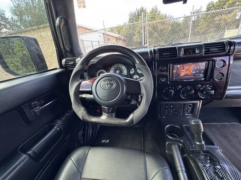 Used 2007 Toyota FJ Cruiser 2WD w/ Convenience Pkg image 52