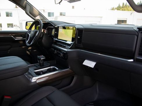 New 2026 Chevrolet Silverado 1500 LT Trail Boss w/ Convenience Package II AWD/4WD image 19