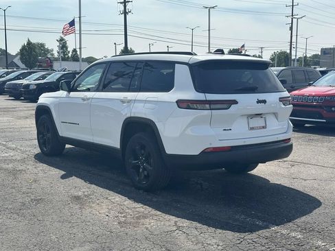 Used 2023 Jeep Grand Cherokee L Laredo AWD/4WD image 6