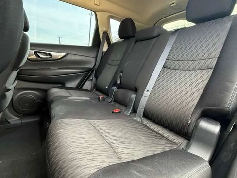 Used 2017 Nissan Rogue S FWD image 24