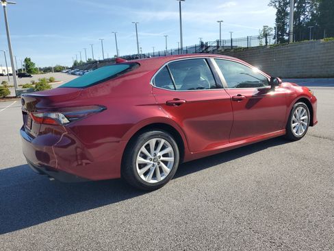 Used 2021 Toyota Camry LE FWD image 6