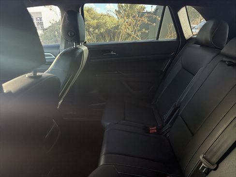Used 2020 Volkswagen Atlas Cross Sport SEL AWD/4WD image 4