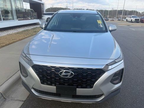 Used 2019 Hyundai Santa Fe SEL image 3