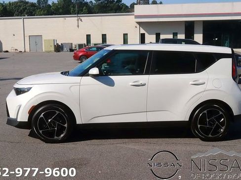 Used 2025 Kia Soul EX FWD image 4