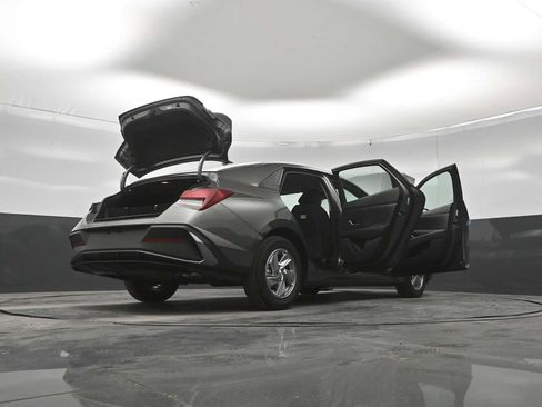 New 2026 Hyundai Elantra SE FWD image 45