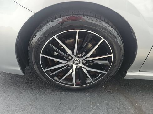 Used 2021 Toyota Camry SE FWD image 8