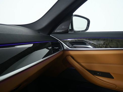 Certified 2023 BMW 530e w/ Executive Package image 30