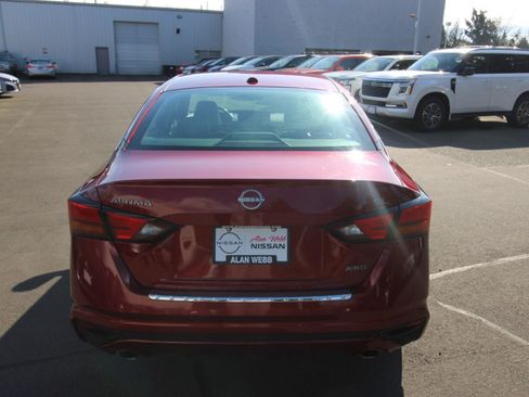 Used 2023 Nissan Altima 2.5 SL AWD/4WD image 4