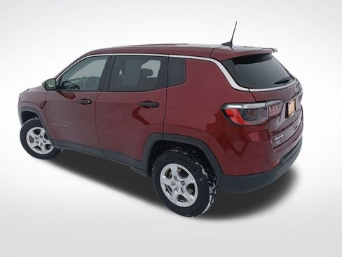 Certified 2022 Jeep Compass Sport image 3