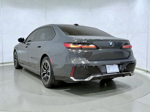 Used 2024 BMW i7 xDrive60 image 15