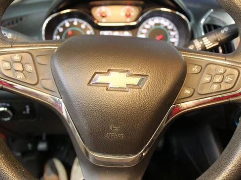 Used 2017 Chevrolet Cruze LT w/ LT Convenience Package image 18