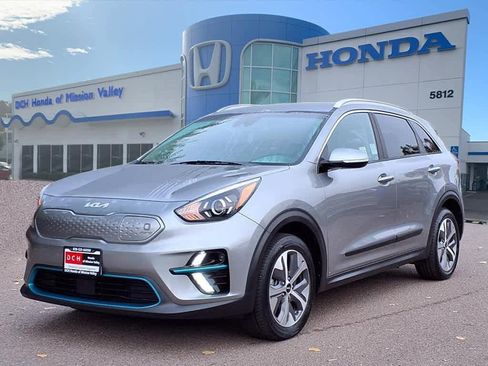 Used 2022 Kia Niro EX image 1