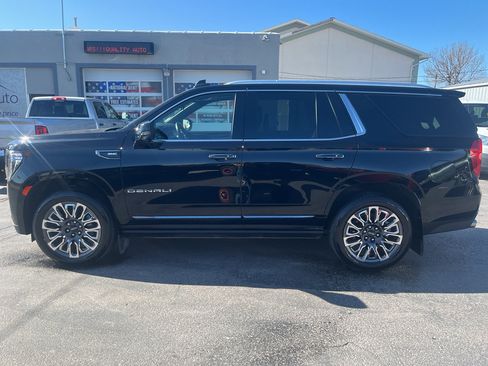 Used 2023 GMC Yukon Denali Ultimate AWD/4WD image 1