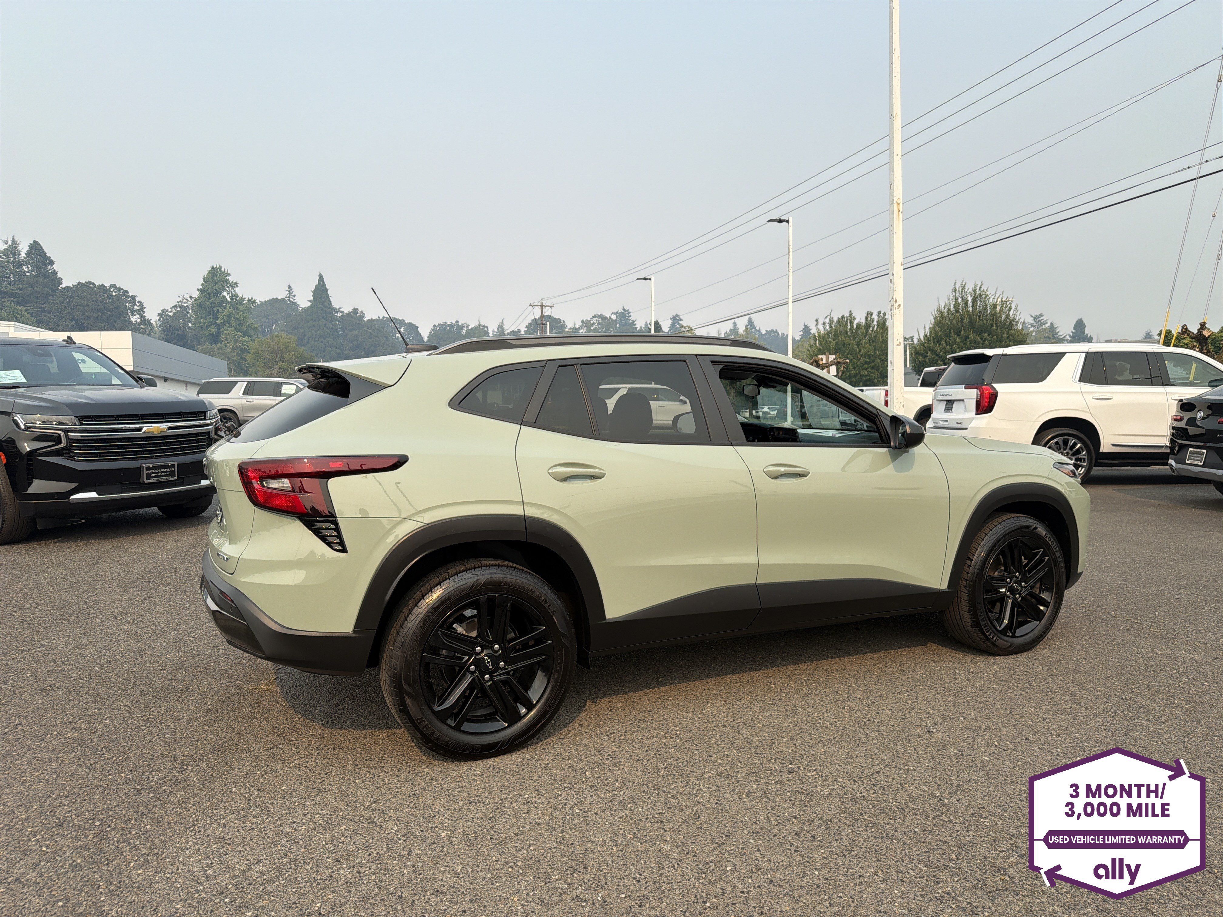 Used 2025 Chevrolet Trax ACTIV w/ Sunroof Package FWD image 6