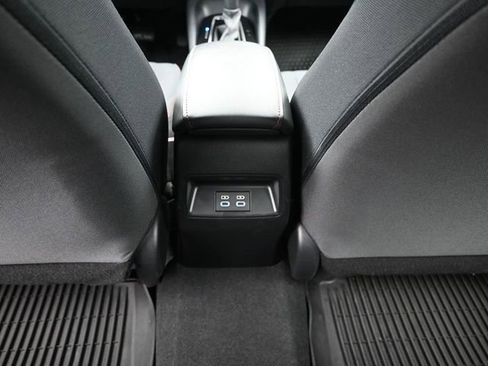 Used 2023 Toyota Corolla SE image 27