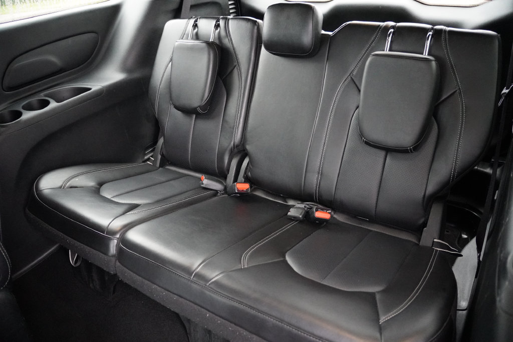 Used 2024 Chrysler Pacifica Limited FWD image 19