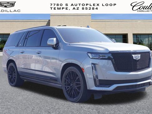 Used 2023 Cadillac Escalade ESV Sport w/ LPO, ONYX Package AWD/4WD image 3