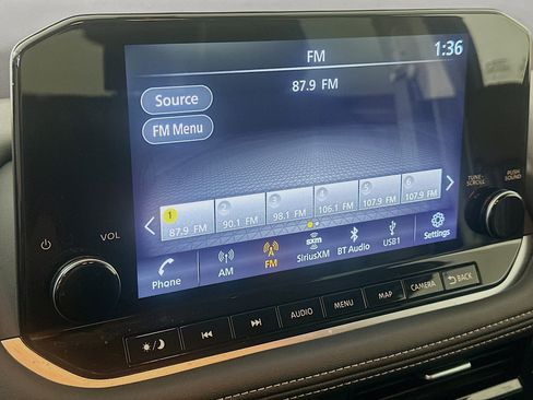 Used 2023 Nissan Rogue SL w/ SL Premium Package image 21