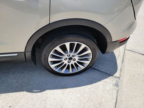 Used 2018 Lincoln MKC Reserve FWD image 21