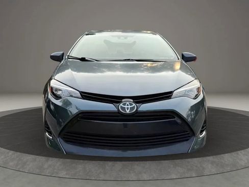 Used 2017 Toyota Corolla LE image 2
