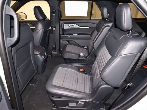 New 2026 Ford Explorer ST-Line w/ ST-Line Street Pack AWD/4WD image 14