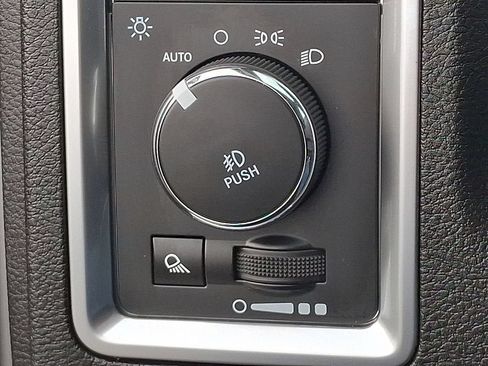 Used 2019 RAM 1500 Warlock AWD/4WD image 23