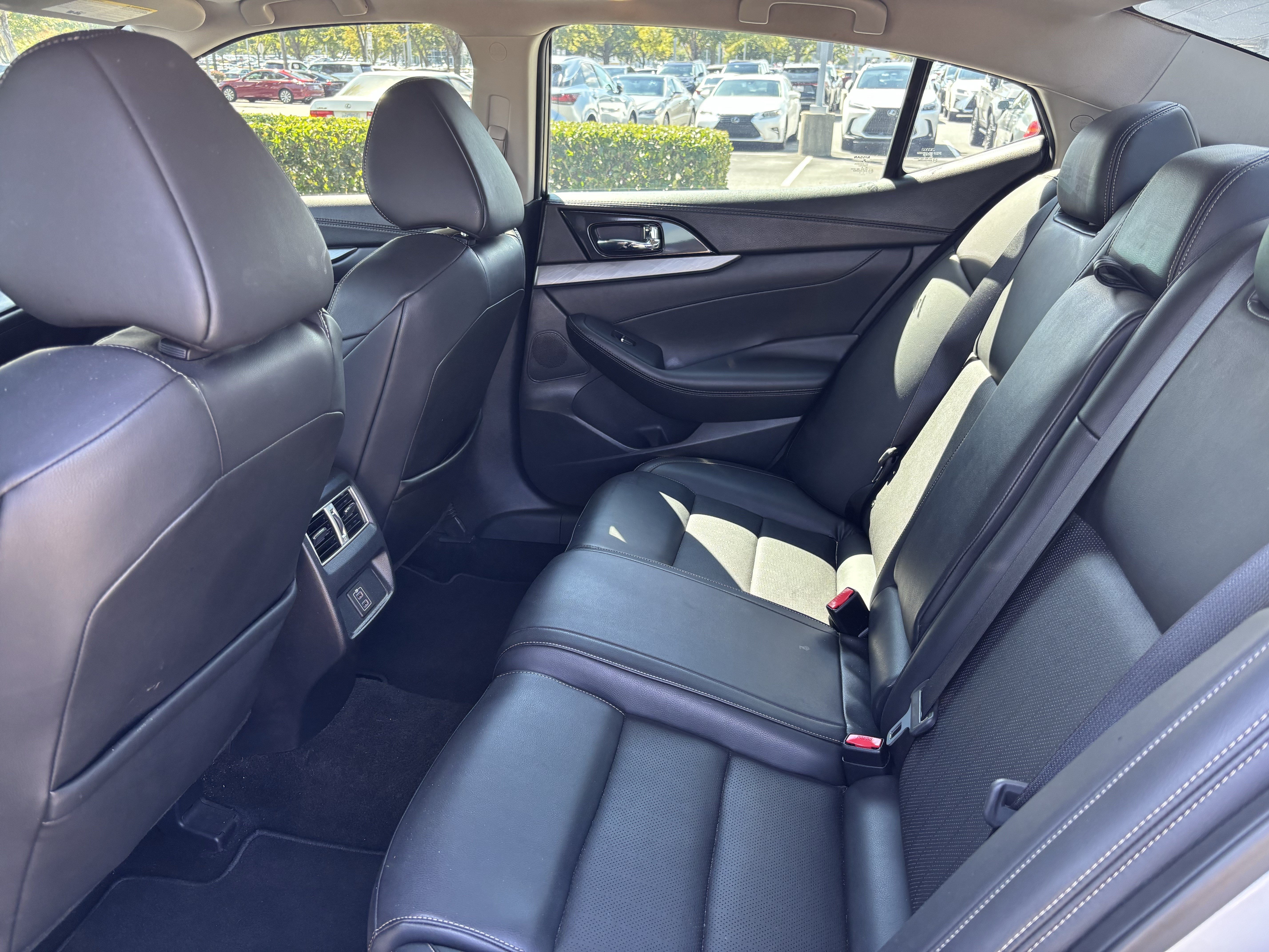 Used 2018 Nissan Maxima 3.5 SL FWD image 18