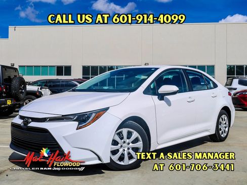 Used 2024 Toyota Corolla LE image 1