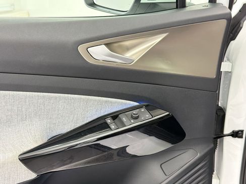 Used 2023 Volkswagen ID.4 2WD image 13