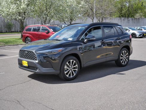 Certified 2025 Toyota Corolla Cross XLE AWD/4WD image 3