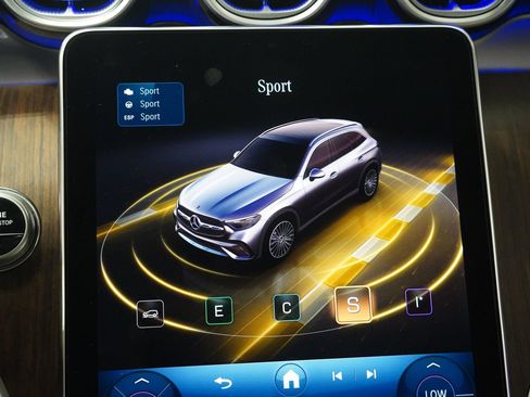 Certified 2026 Mercedes-Benz GLC 300 4MATIC image 23