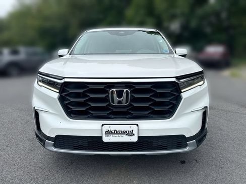 Used 2025 Honda Pilot EX-L image 3