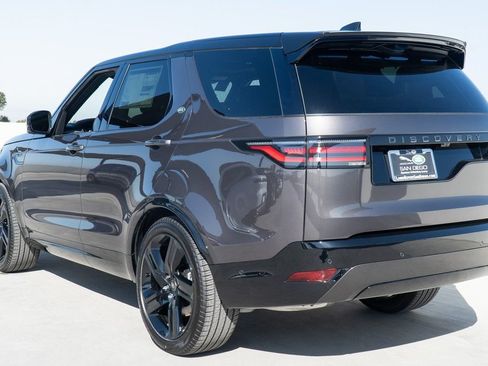 Certified 2025 Land Rover Discovery Dynamic SE AWD/4WD image 3