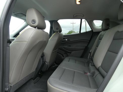Certified 2024 Chevrolet Trax ACTIV FWD image 18