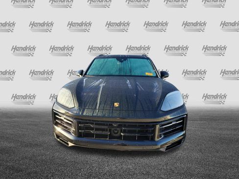 Used 2024 Porsche Cayenne S AWD/4WD image 3