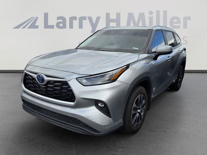 Used 2024 Toyota Highlander XLE