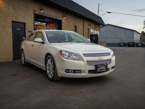 Used 2010 Chevrolet Malibu LTZ w/ HFV6 Engine Package FWD image 3