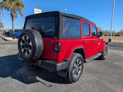 Used 2018 Jeep Wrangler Unlimited Sahara image 4