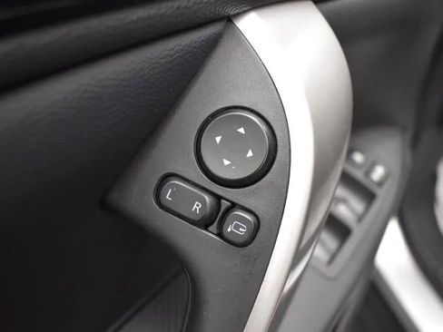 Used 2024 Mitsubishi Eclipse Cross SE image 23