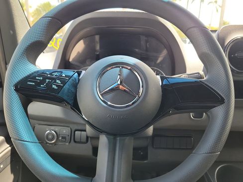 New 2025 Mercedes-Benz Sprinter 2500 image 26