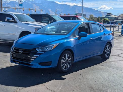 Used 2024 Nissan Versa SV image 9