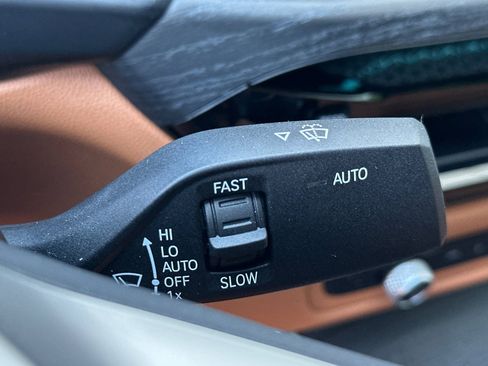 Used 2025 BMW i4 eDrive40 image 32