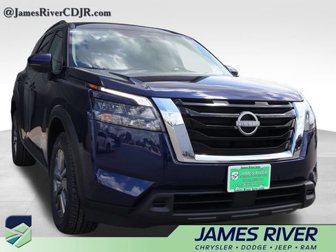 Used 2025 Nissan Pathfinder SV FWD image 6