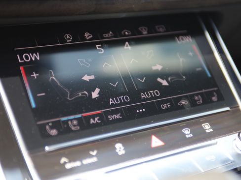 Used 2020 Audi Q8 Prestige w/ Prestige Package AWD/4WD image 32