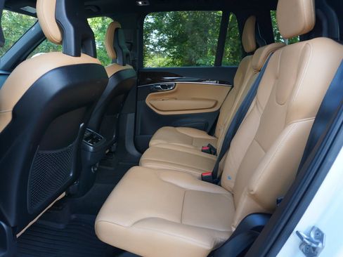 Used 2017 Volvo XC90 T6 Momentum w/ Vision Package AWD/4WD image 27