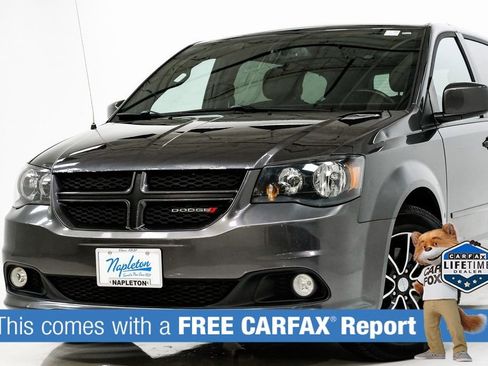 Used 2017 Dodge Grand Caravan GT image 2